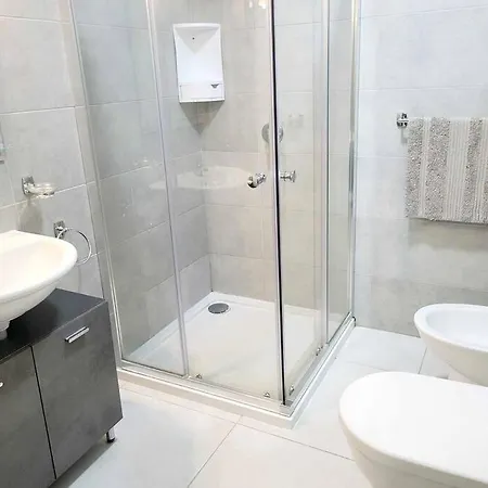 Spacious 3 Bedrooms 2 Bathrooms Apartment, Fully Air-conditioned St. Paul's Bay