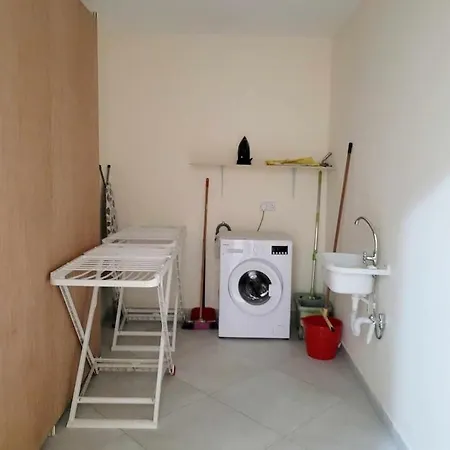 Spacious 3 Bedrooms 2 Bathrooms Apartment, Fully Air-conditioned *