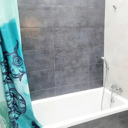 Spacious 3 Bedrooms 2 Bathrooms Apartment, Fully Air-conditioned * St. Paul's Bay
