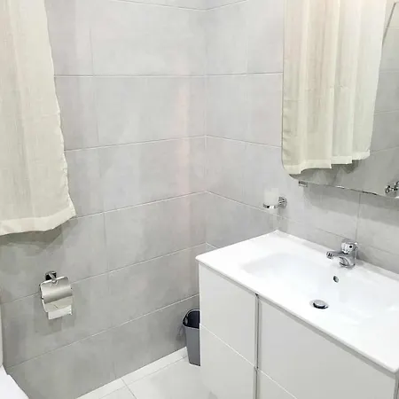 Spacious 3 Bedrooms 2 Bathrooms Apartment, Fully Air-conditioned Apartment St. Paul's Bay