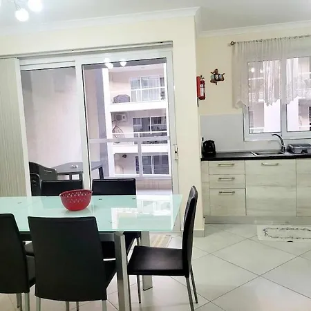 Apartman Spacious 3 Bedrooms 2 Bathrooms Apartment, Fully Air-conditioned *